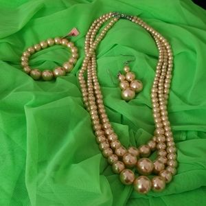Beautiful Faux Pearl Set